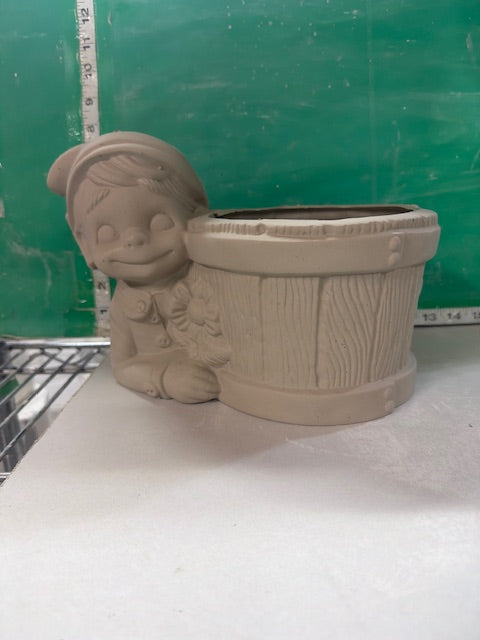 A 1140 - BOY PLANTER
