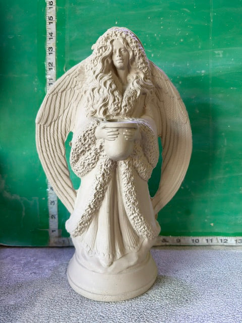 DH 1607 - ANGEL WITH POT