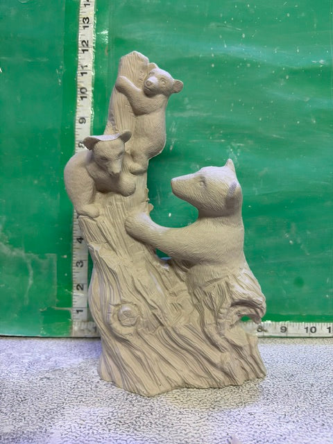 DH 2430 - BEAR WITH BABIES ON DRIFTWOOD