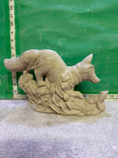 DH 2369 - FOX ON DRIFTWOOD