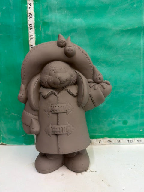D 1621 - BUNNY IN RAINCOAT