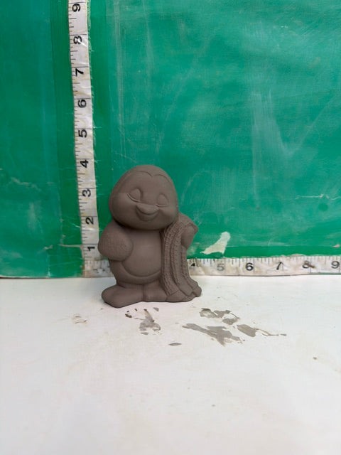 CM 1998 - PENGUIN WITH BLANKET