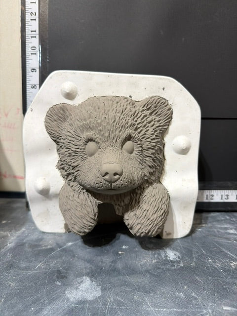 TL 1006 - BEAR PLANTER ATTACHMENT