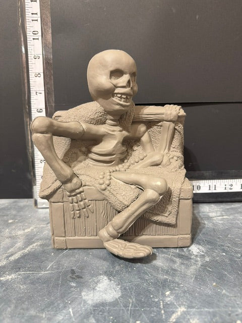 C 2000 - SKELETON IN GOLD
