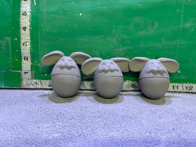 J 603 - BUNNY EGG ATTACHMENTS