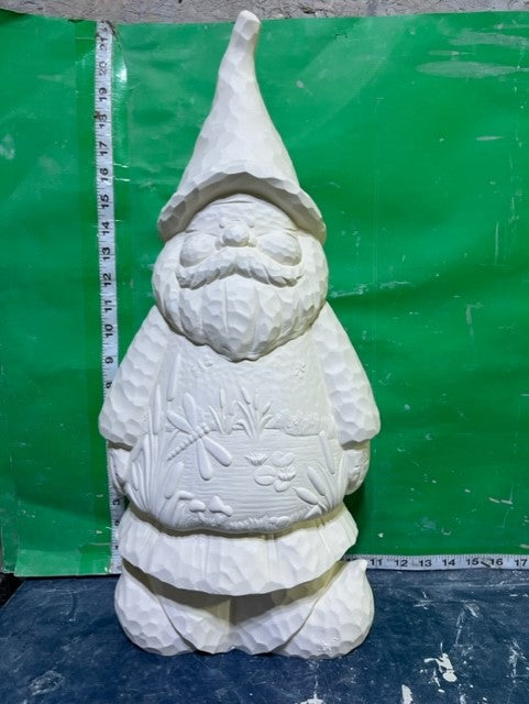LARGE GNOME WITH DRAGONFLY SCENE