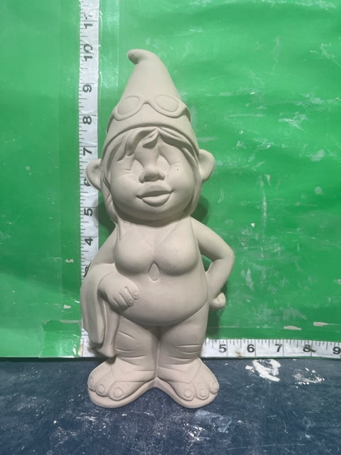CM 4045 - GIRL GNOME WITH TOWEL