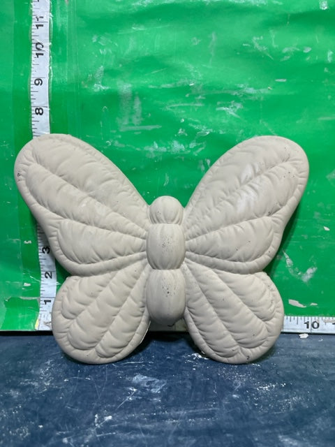 D 319 - BUTTERFLY - 7.5"