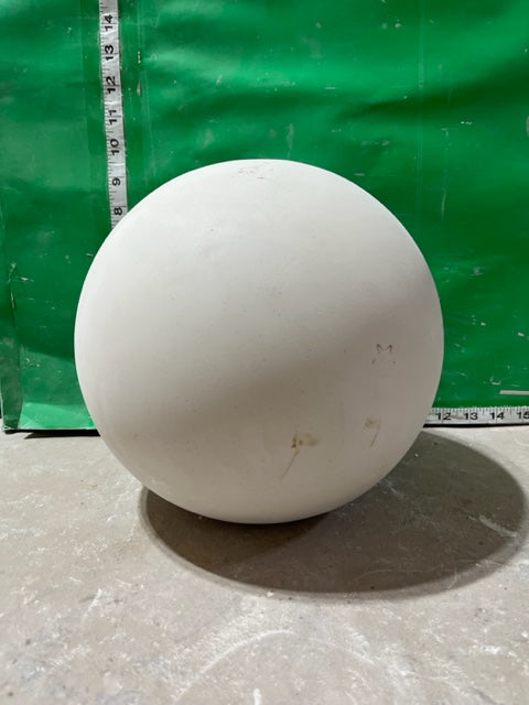 Gare 12" garden ball