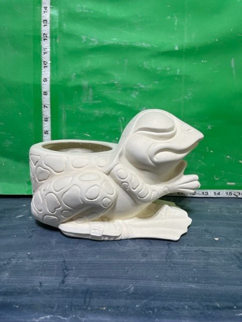 FROG WITH OPEN HOLDER