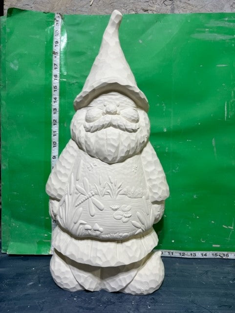 CM 3134 - GNOME WITH POND SCENE