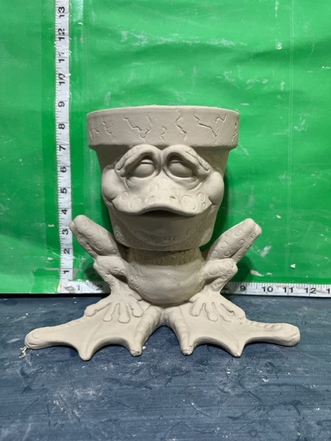 TL 731 - FROG PLANTER