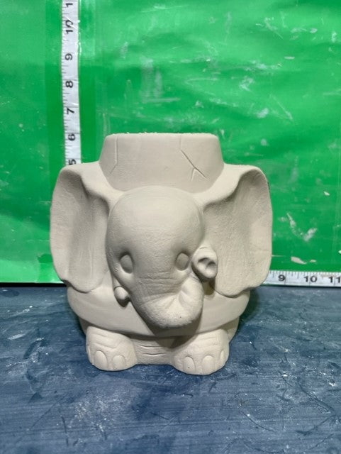 CM 2393 - ELEPHANT PLANTER