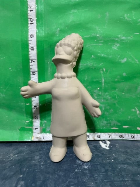 MARGE SIMPSON